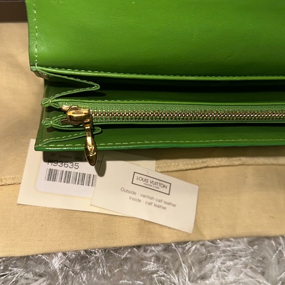 Louis Vuitton Sarah Wallet Monogram Vernis Vert Tonic - Picture 6 of 17